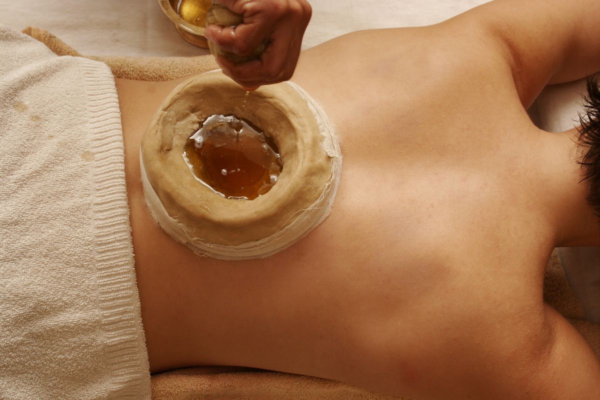 Kati Vasthi Therapy - Lower Back Treatment